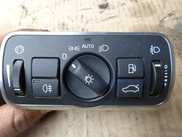 COMMODO VOLVO V60 2015 ( PHARE UNIQUEMENT ) - Vue 1